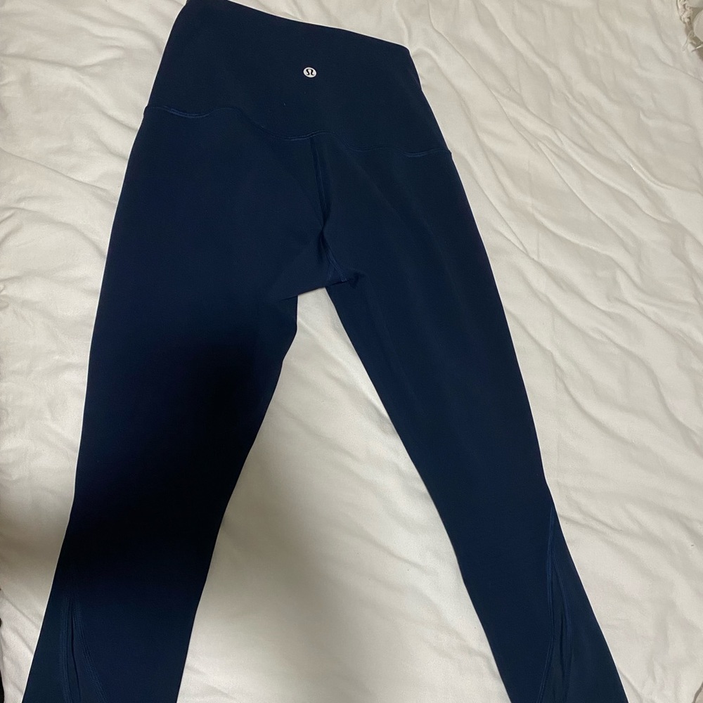Lululemon navy scallop leggings size 4!!